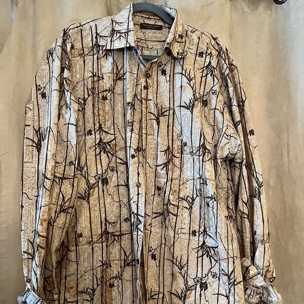 Tommy Bahama Island Soft button down mens shirt.  Brown/beige